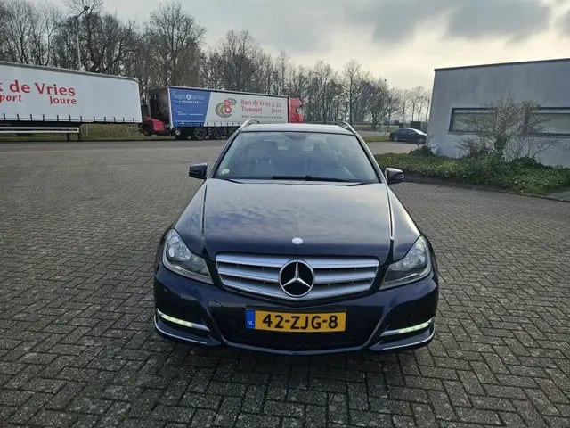 Mercedes-Benz C 180
