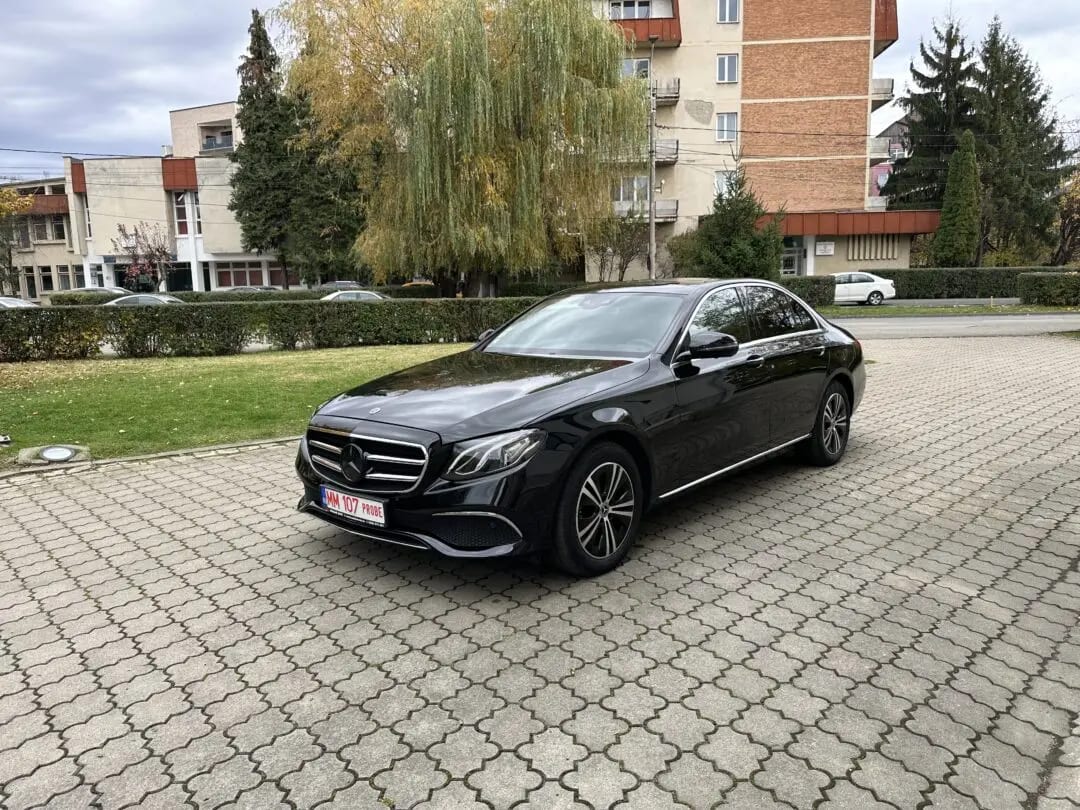 Mercedes-Benz E 220