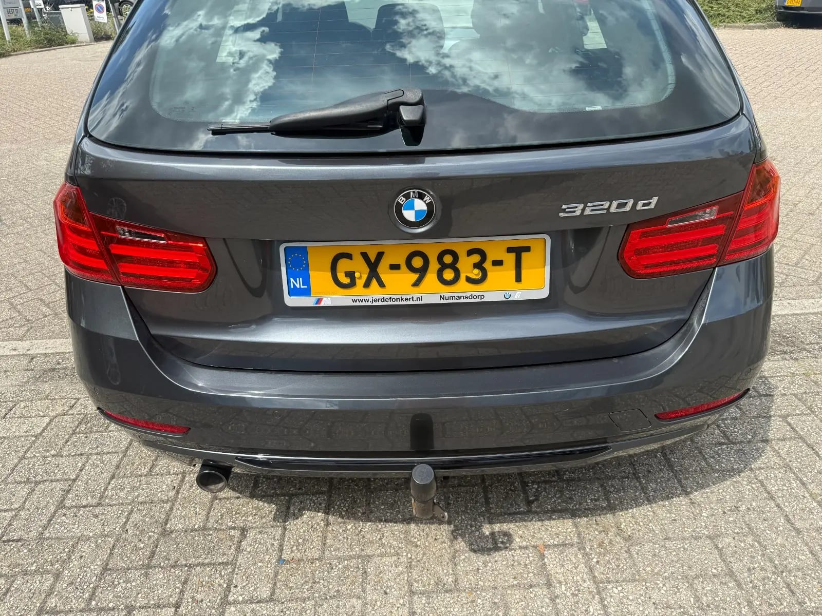 BMW 320