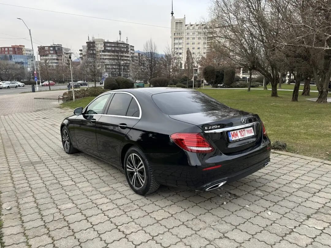 Mercedes-Benz E 220