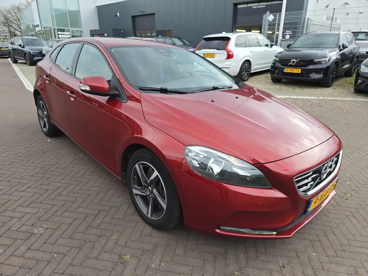 Volvo V40