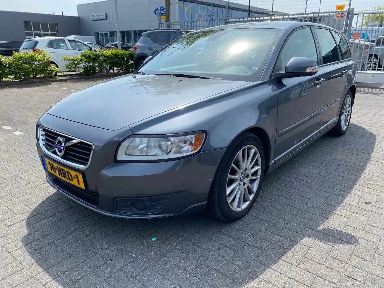 Volvo V50