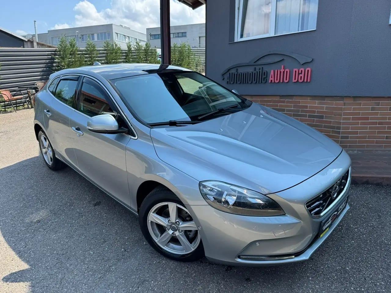 Volvo V40