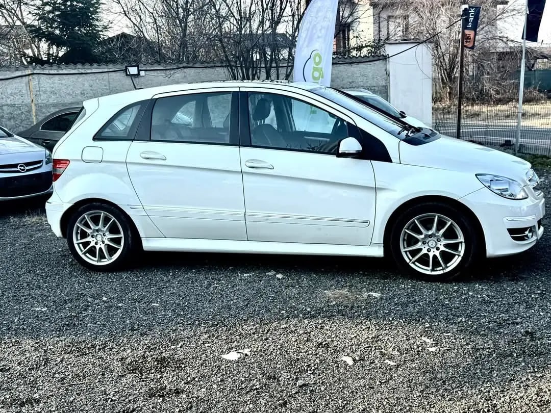 Mercedes-Benz B 200