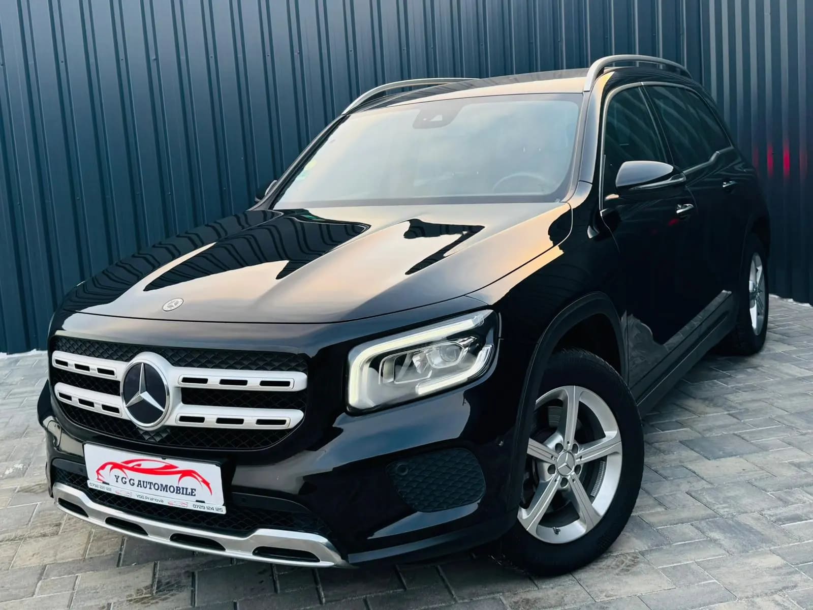 Mercedes-Benz GLB 220