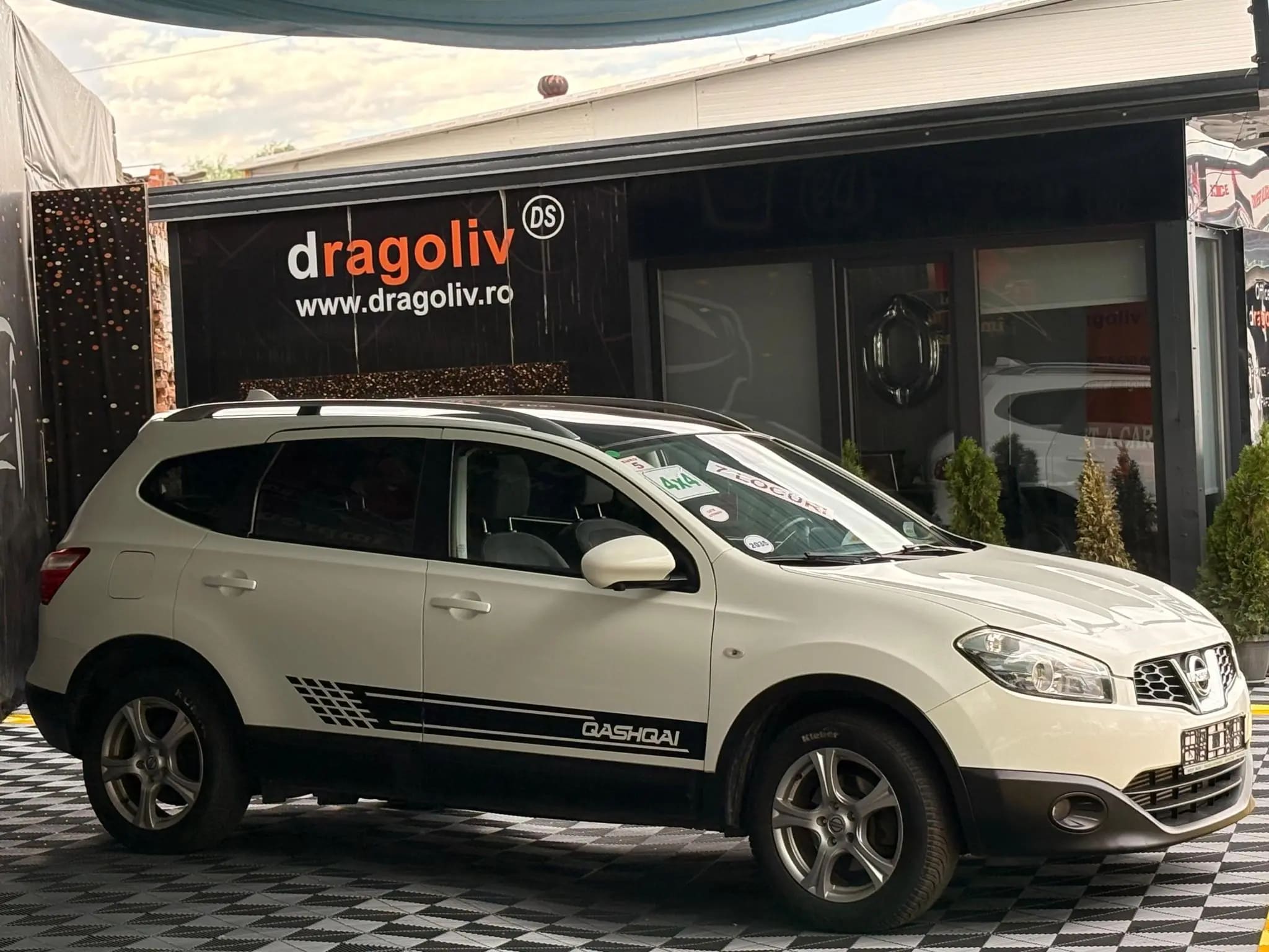 Nissan Qashqai+2