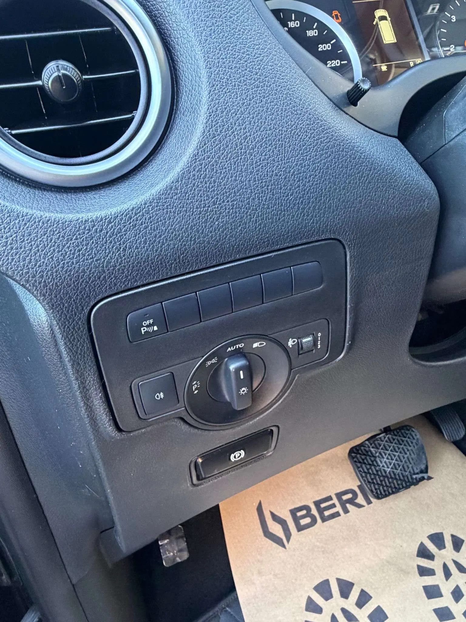 Mercedes-Benz Vito