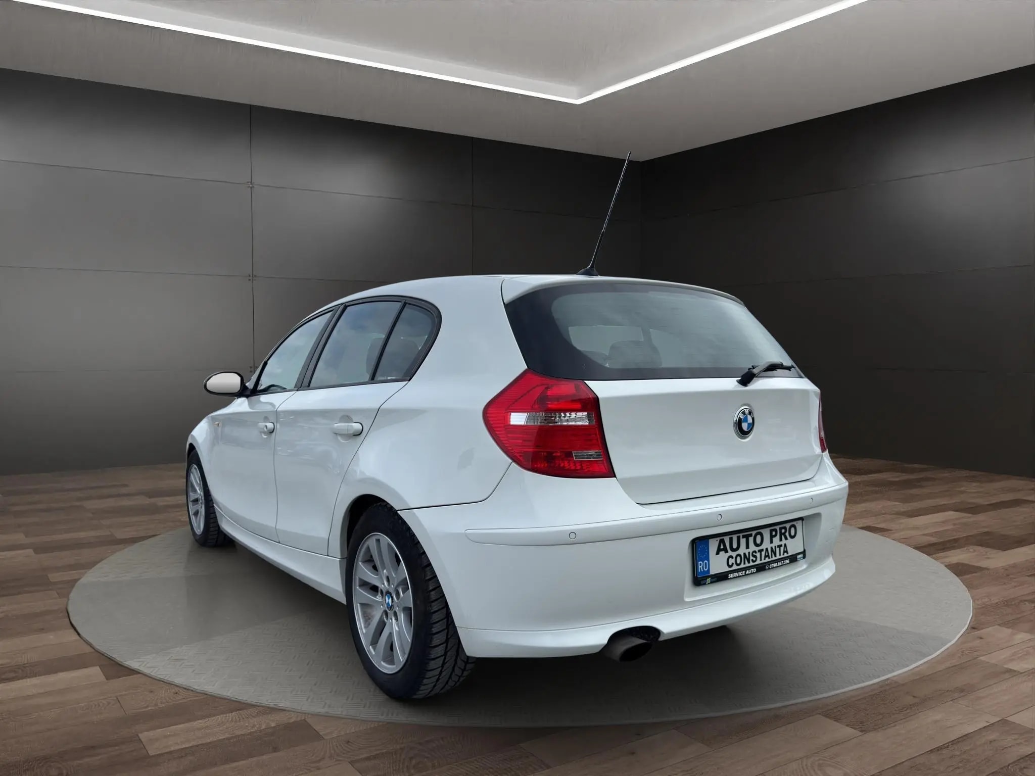 BMW 118