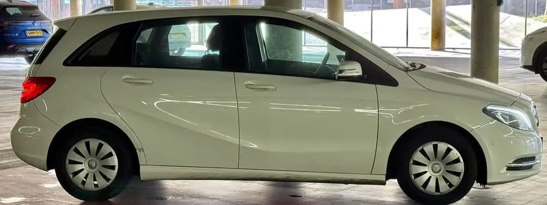 Mercedes-Benz B 180