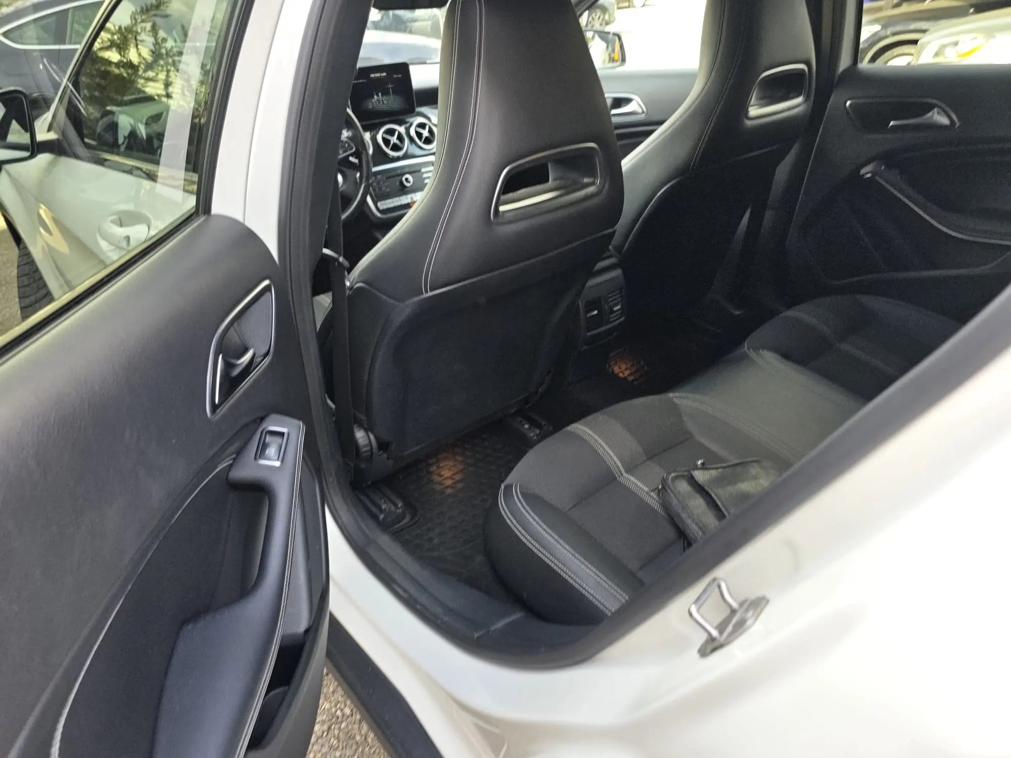 Mercedes-Benz GLA 220