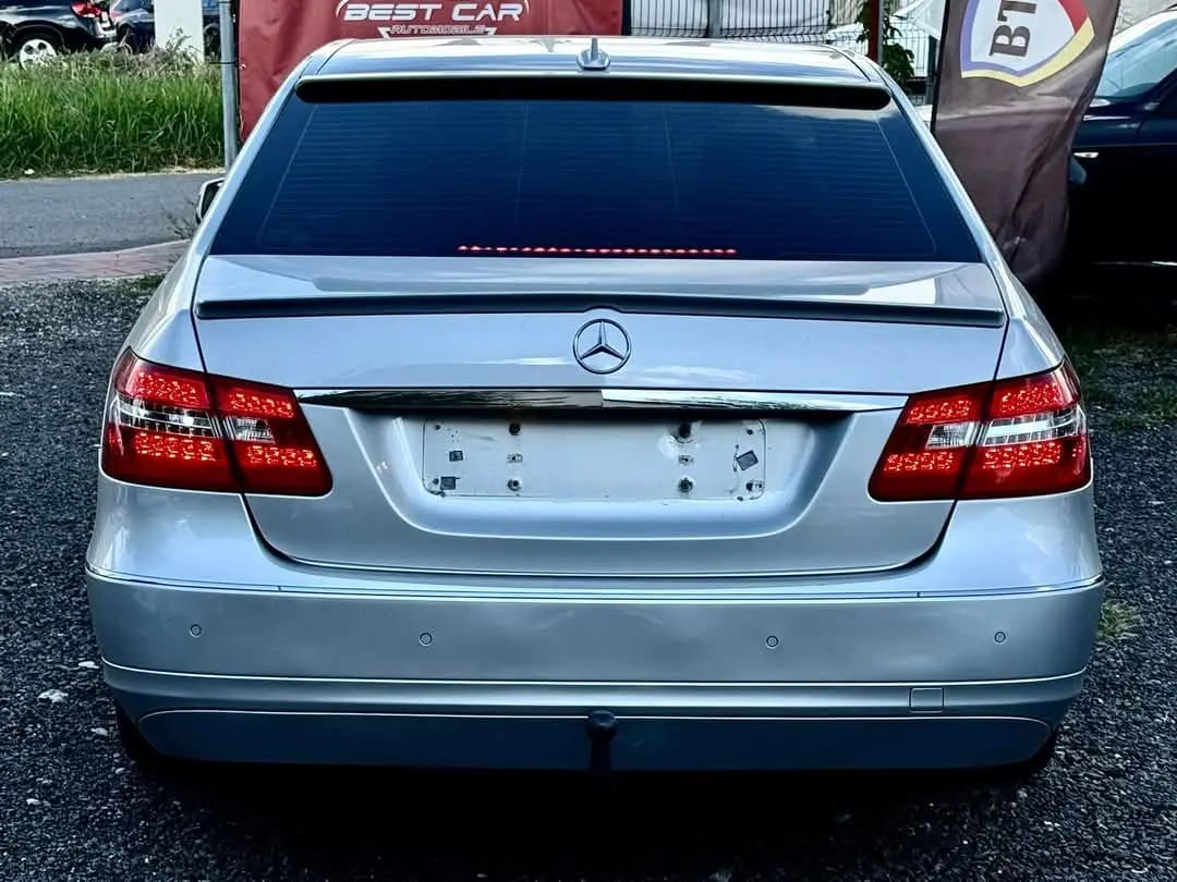 Mercedes-Benz E 200
