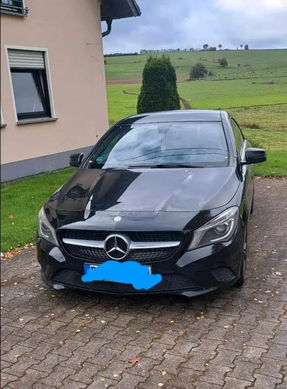 Mercedes-Benz CLA 220