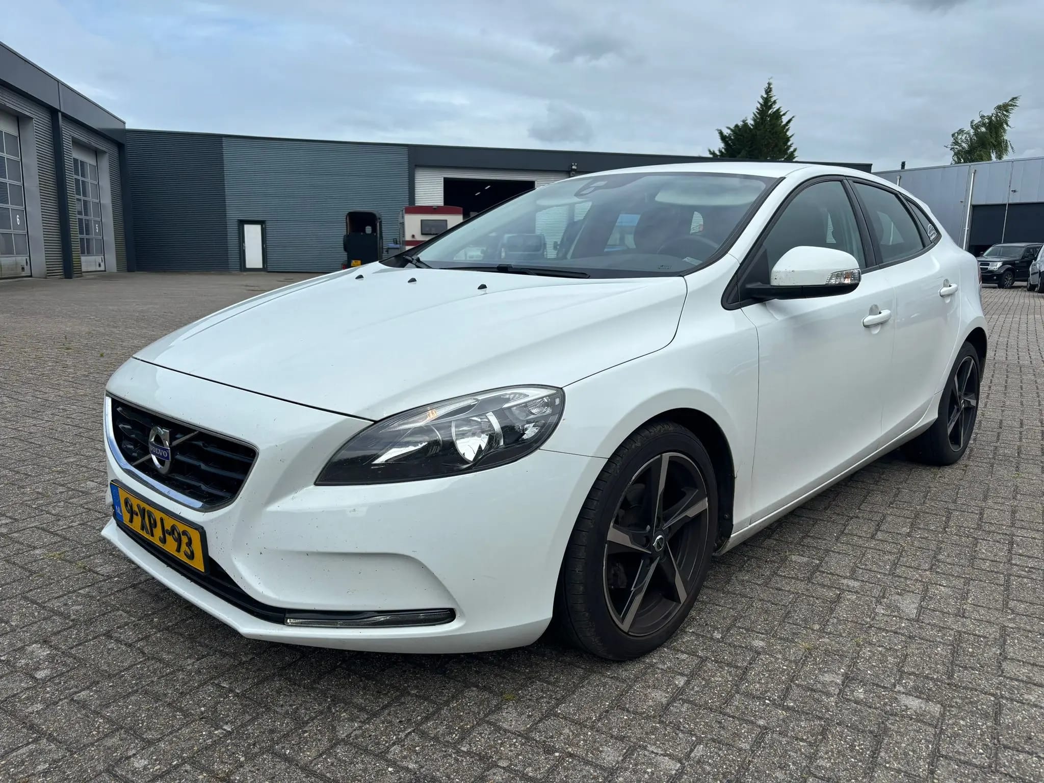 Volvo V40