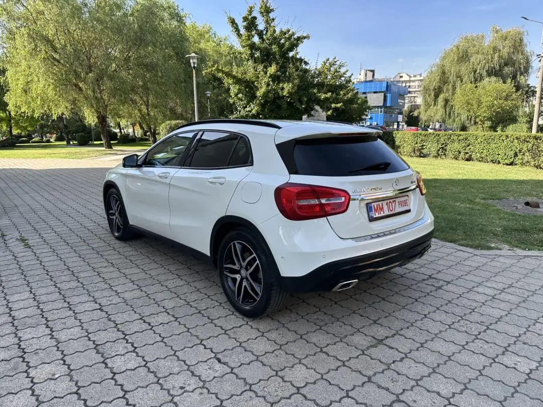 Mercedes-Benz GLA 200