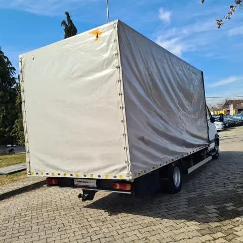 Renault Mascott