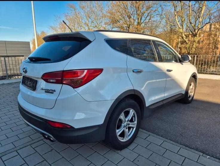 Hyundai SANTA FE