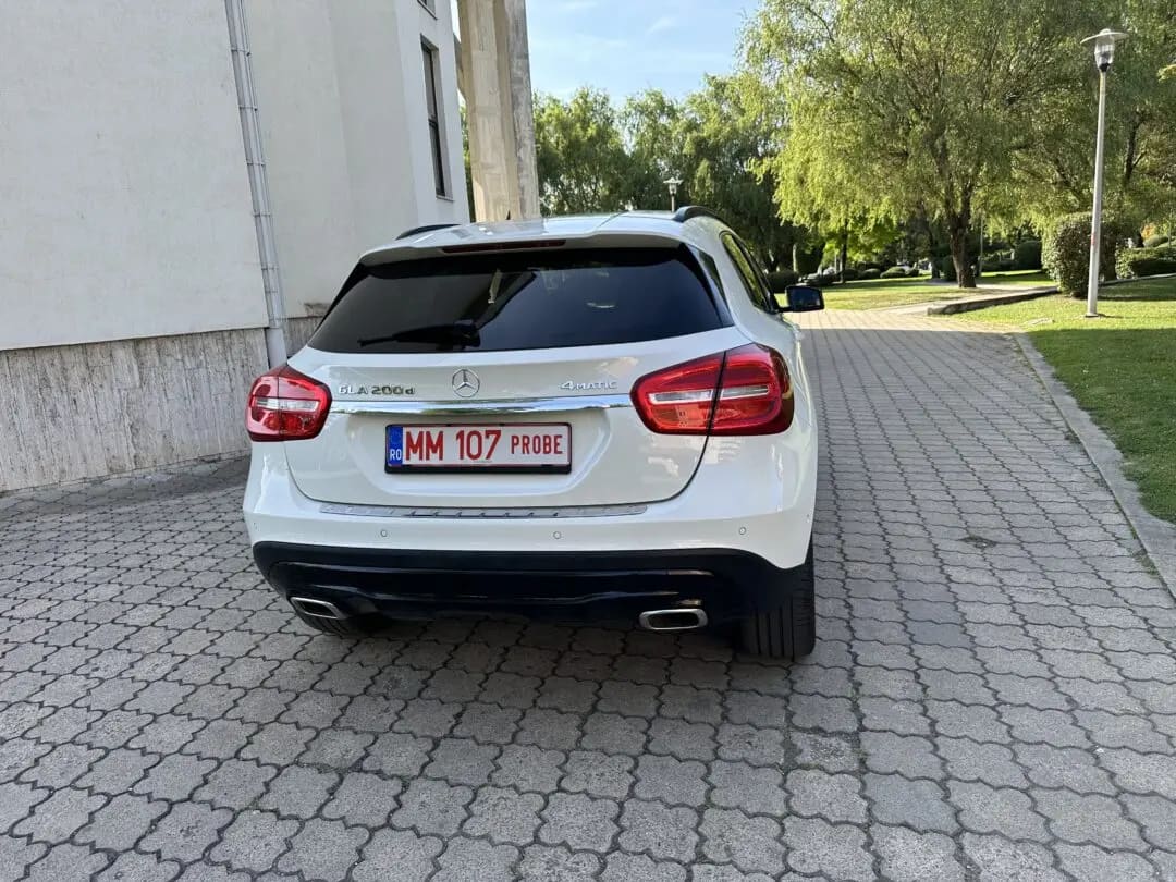 Mercedes-Benz GLA 200