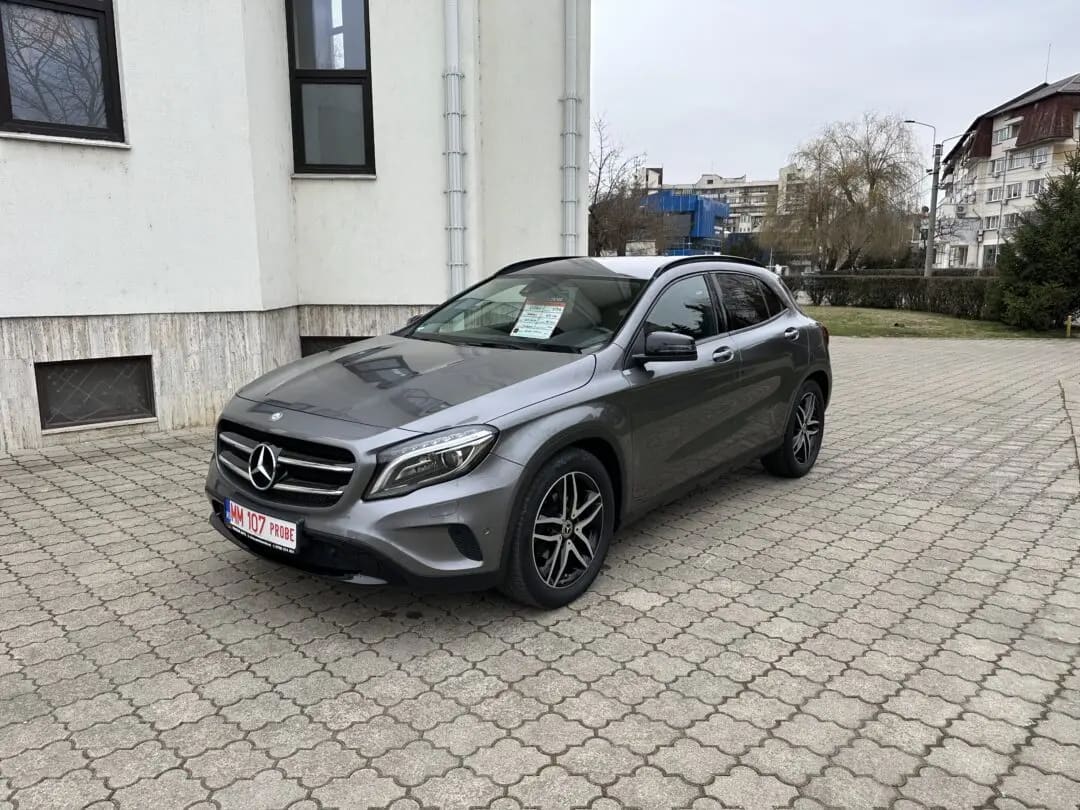 Mercedes-Benz GLA 200