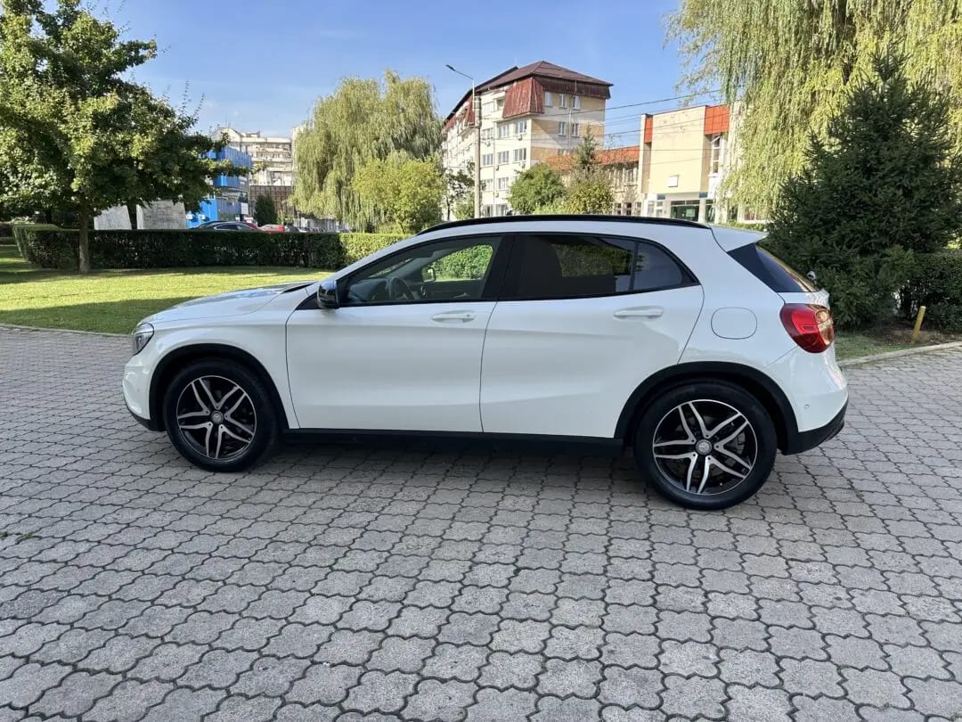 Mercedes-Benz GLA 200