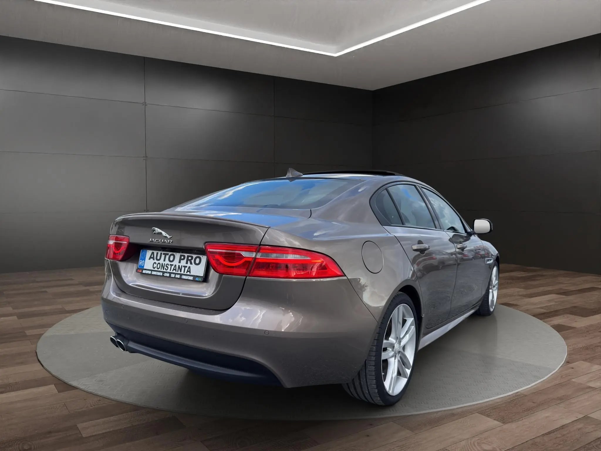 Jaguar XE