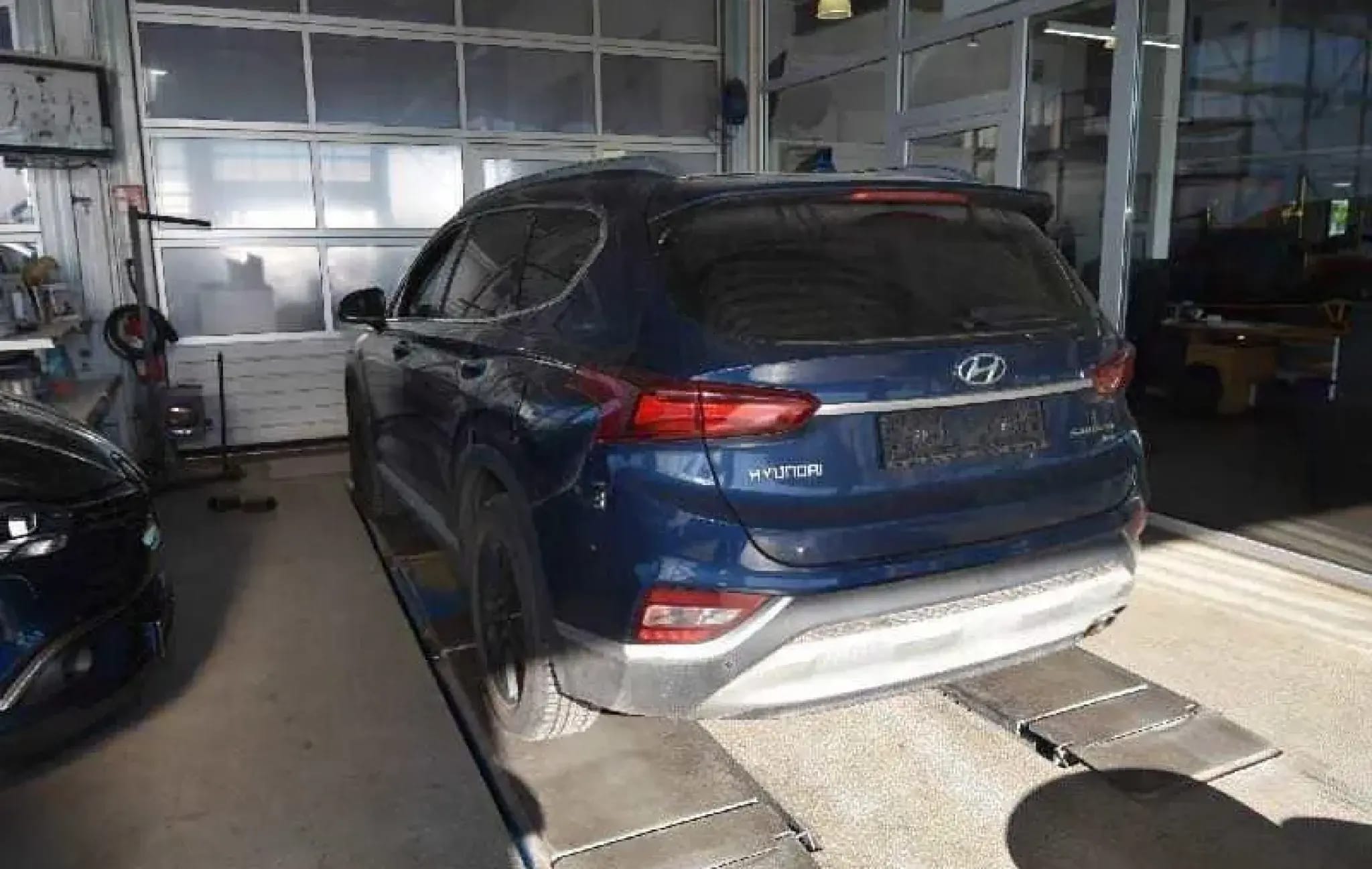 Hyundai SANTA FE