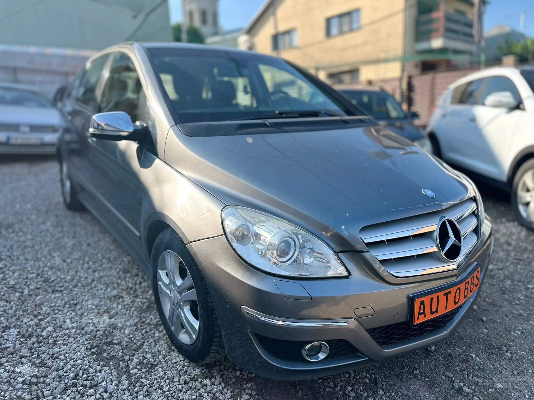 Mercedes-Benz B 200