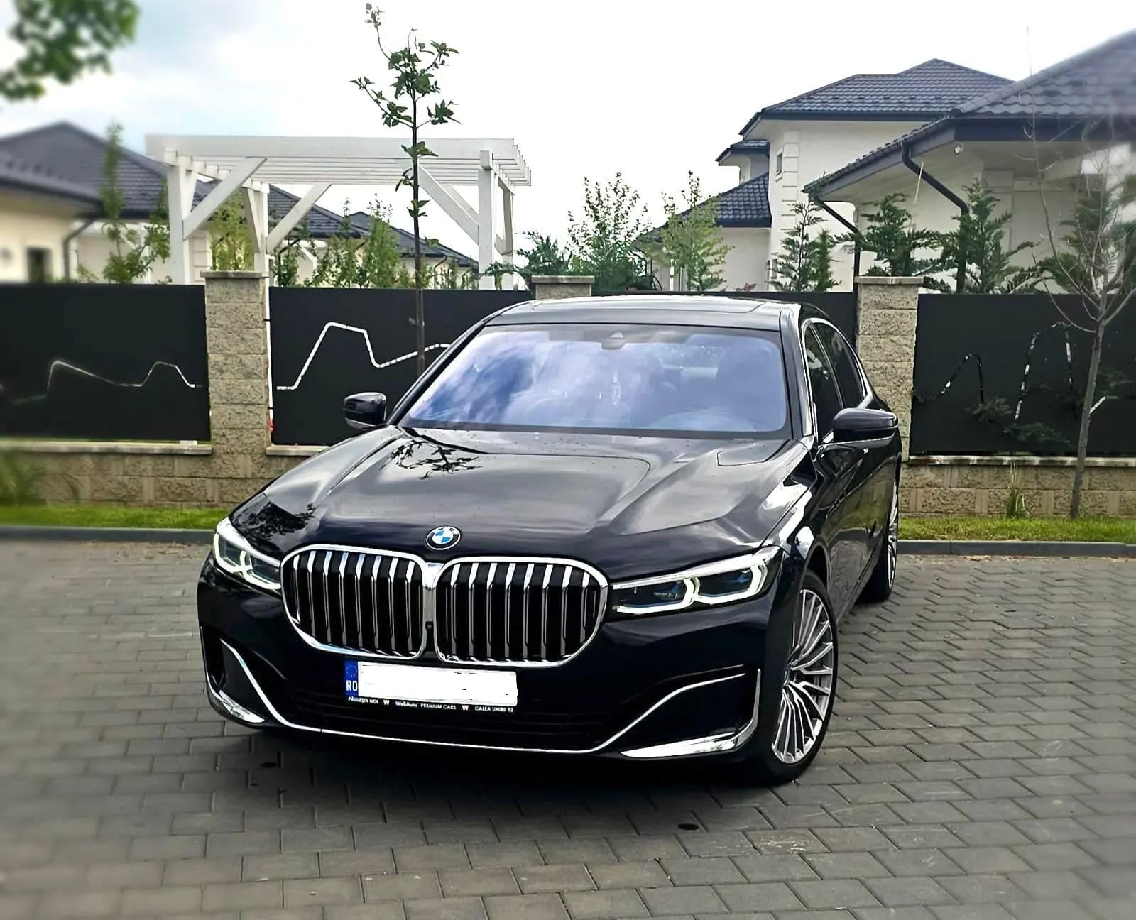 BMW 745