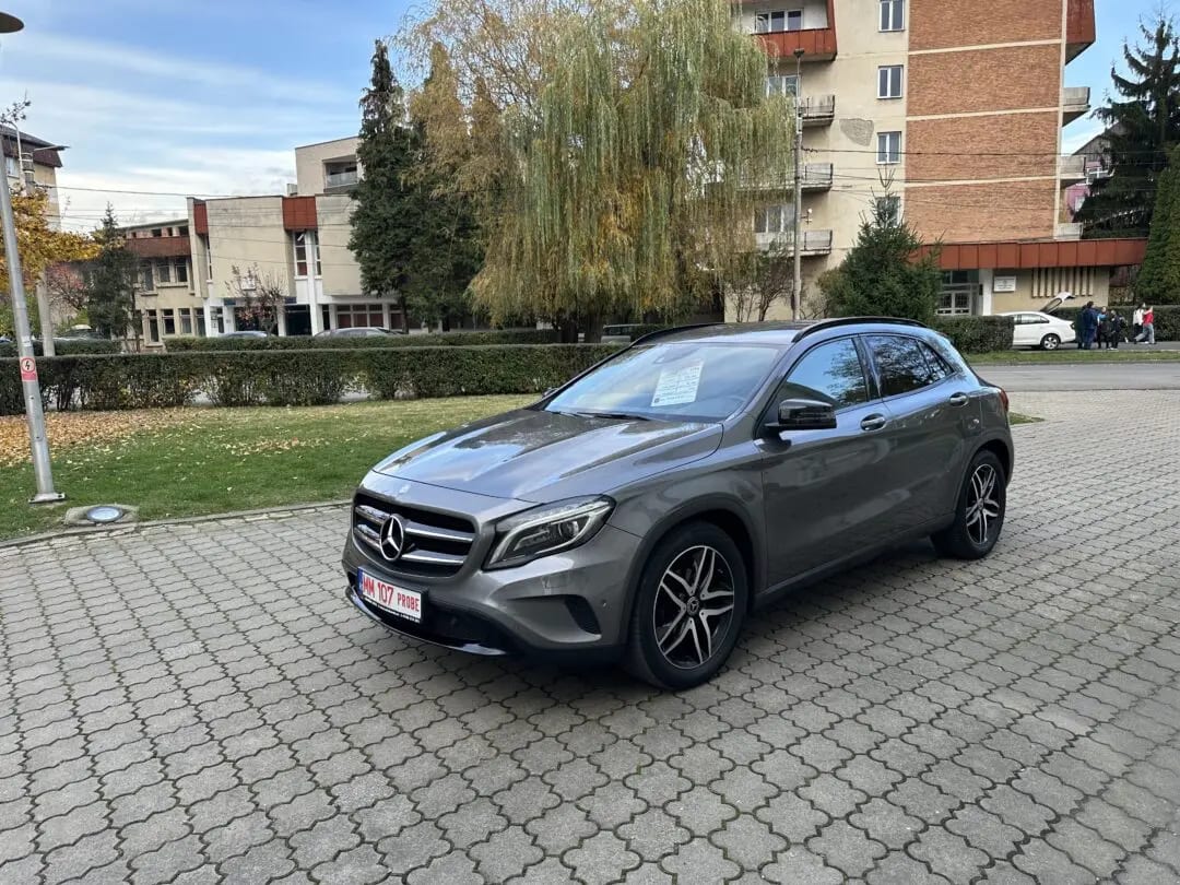 Mercedes-Benz GLA 200