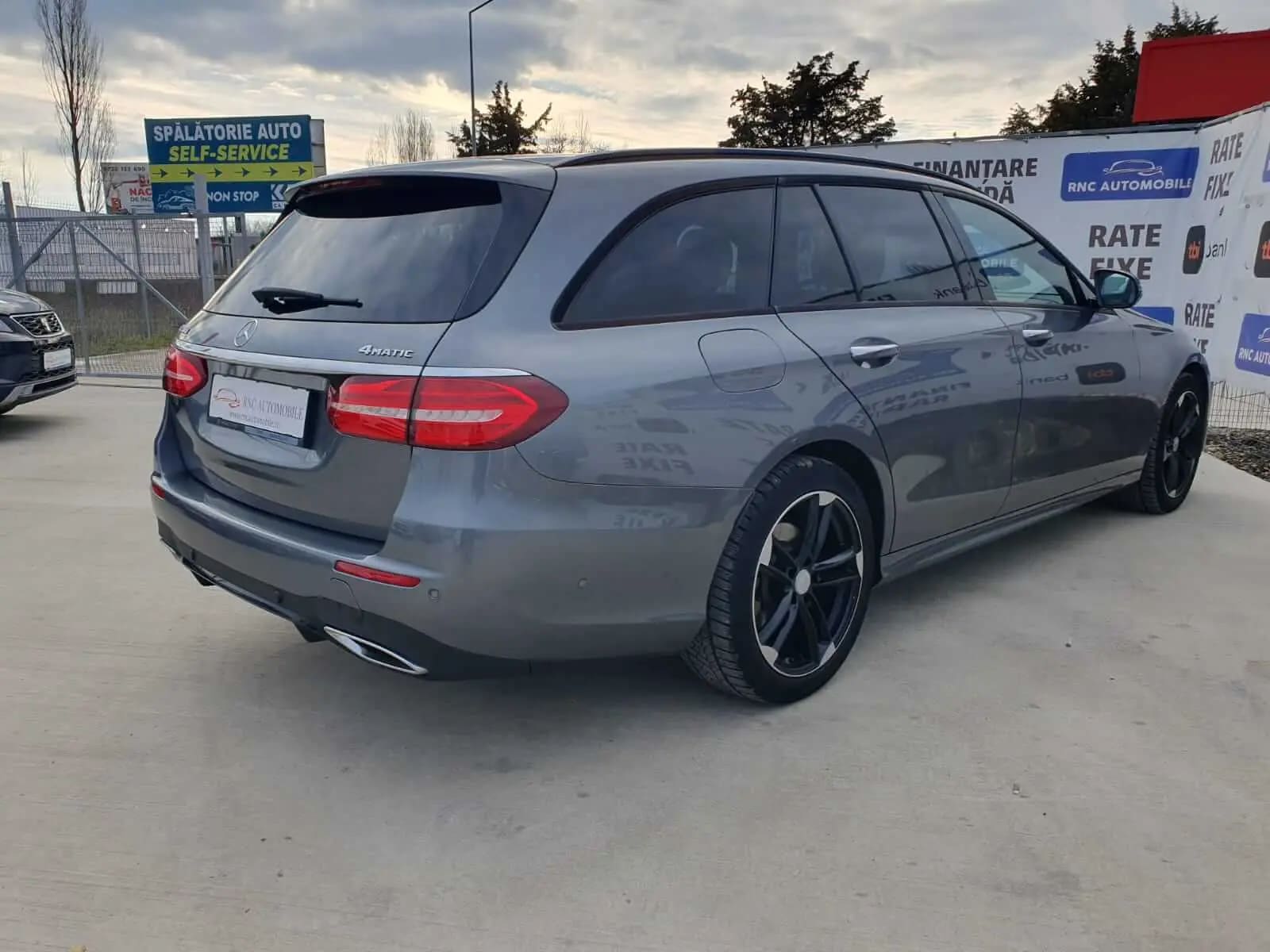 Mercedes-Benz E 220