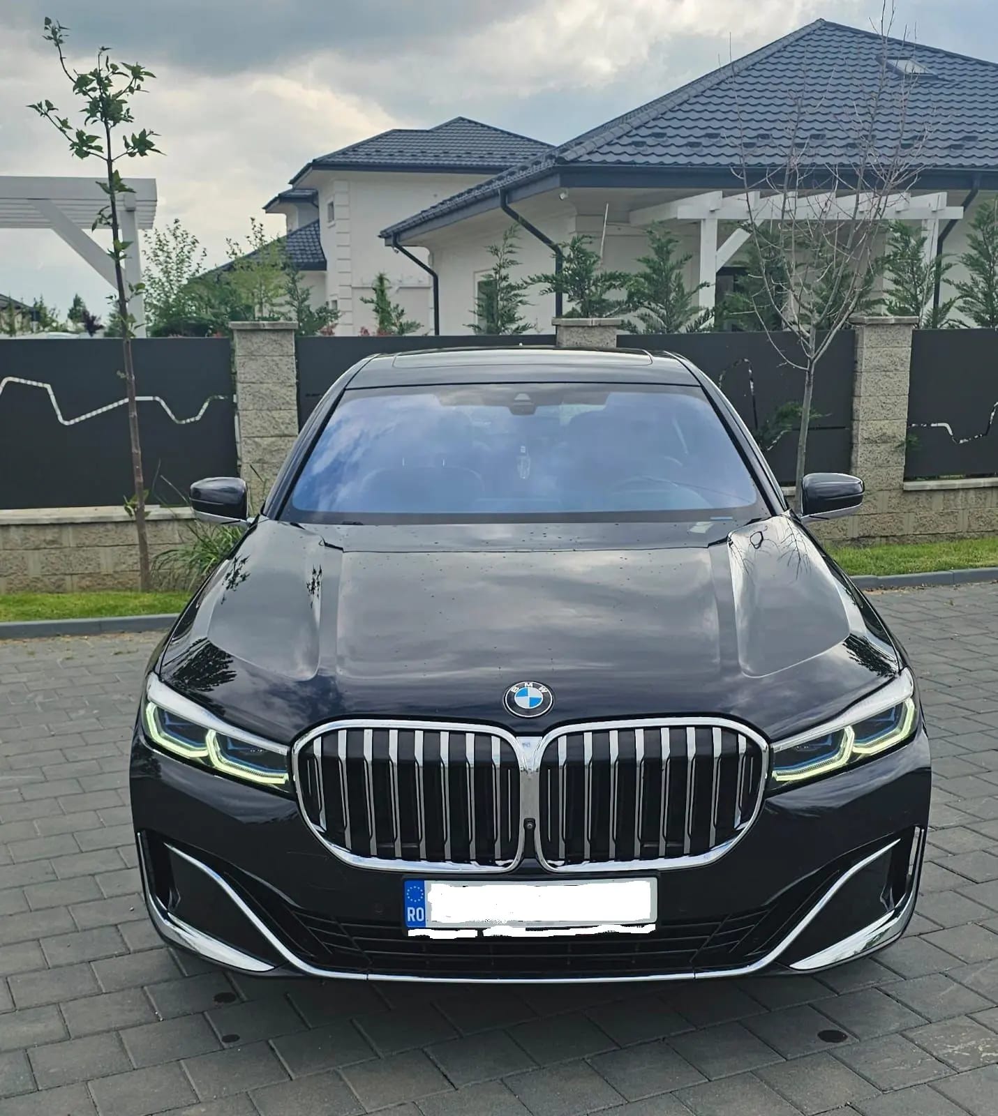 BMW 745