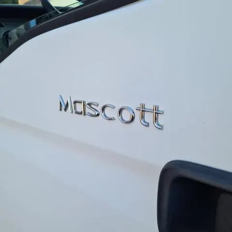 Renault Mascott