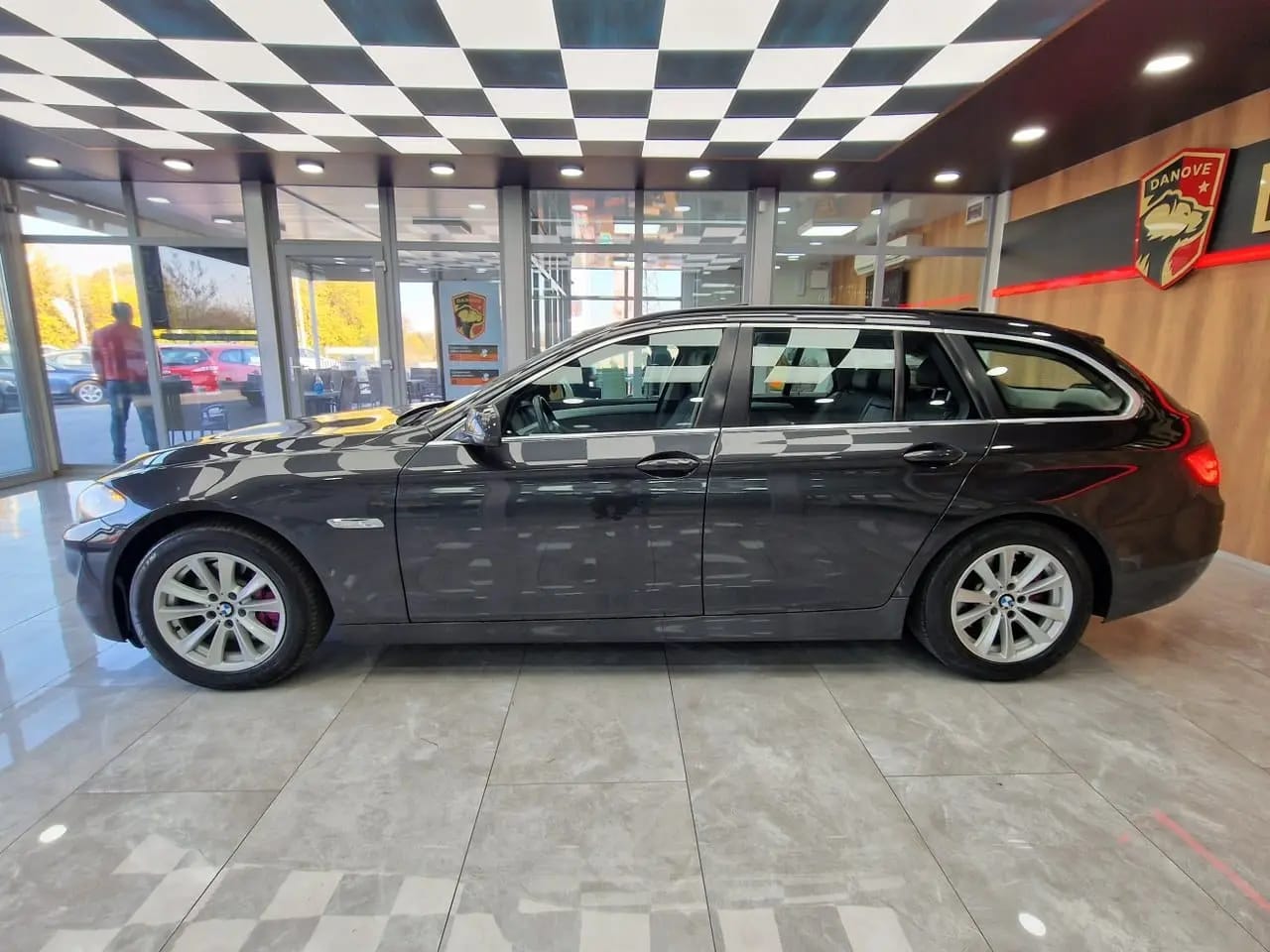 BMW 525