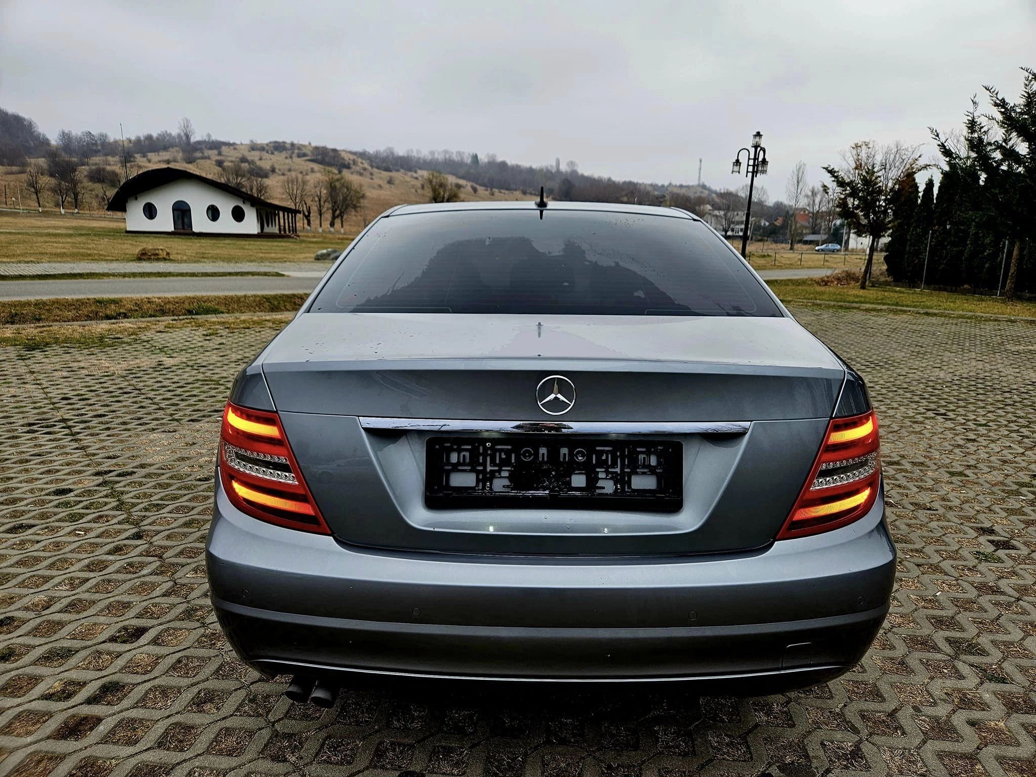 Mercedes-Benz C 180