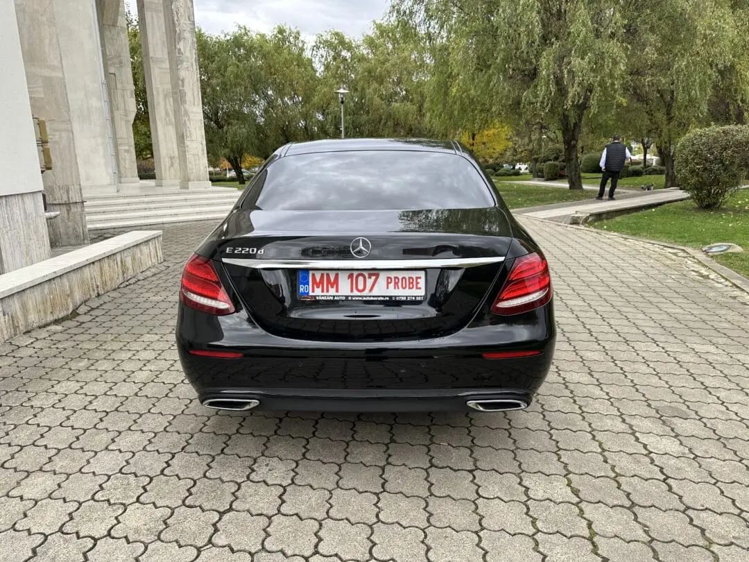 Mercedes-Benz E 220