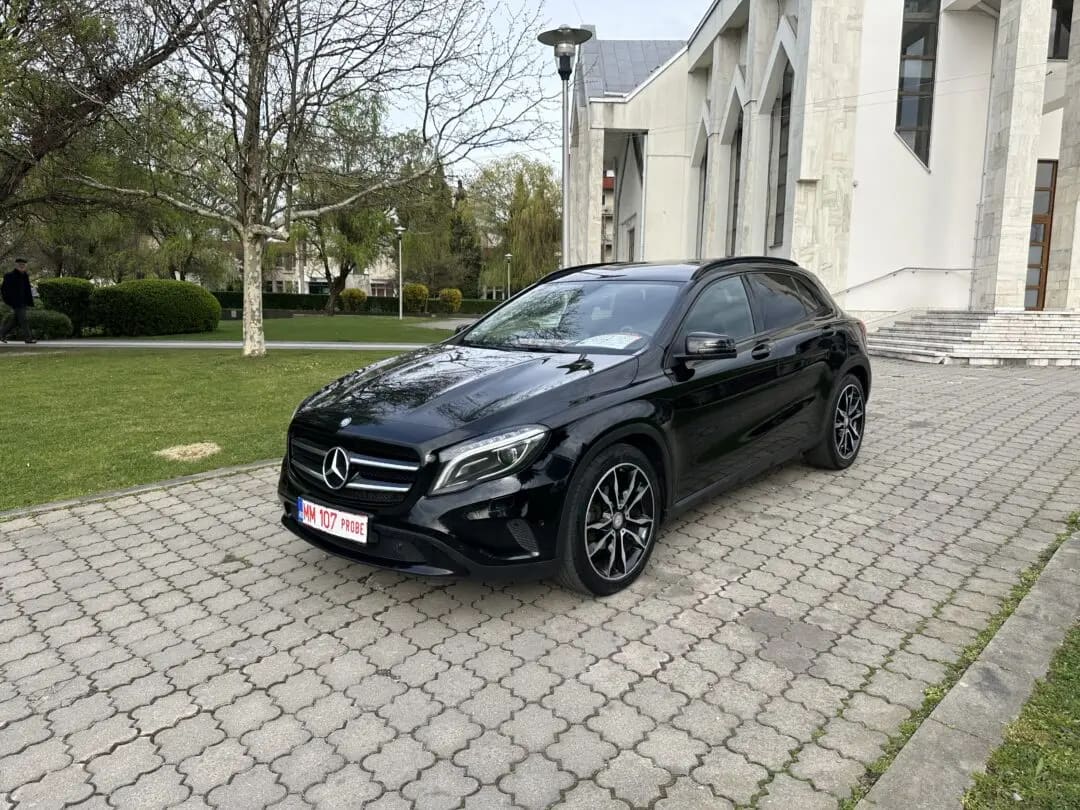 Mercedes-Benz GLA 220