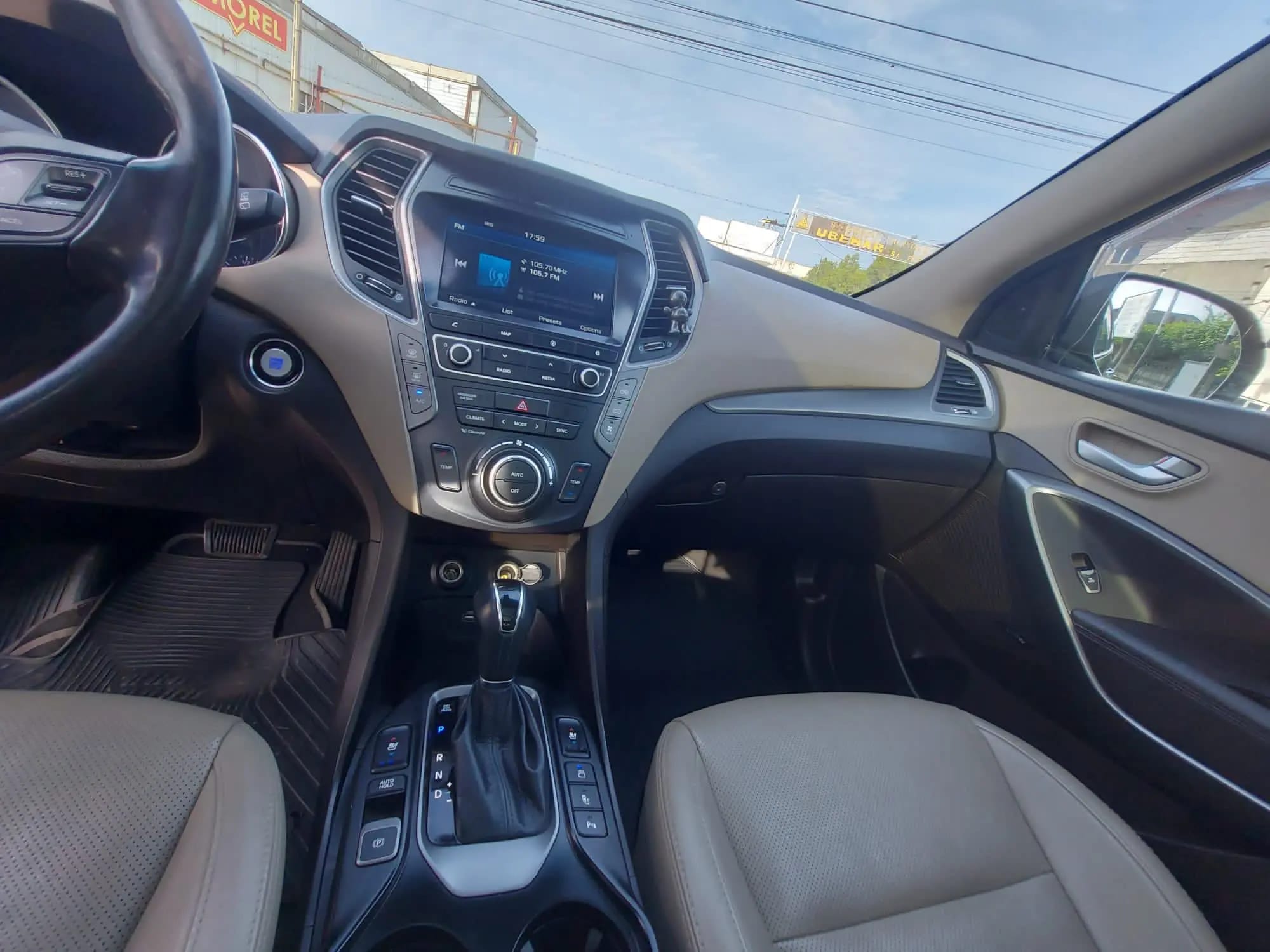Hyundai Grand Santa Fe