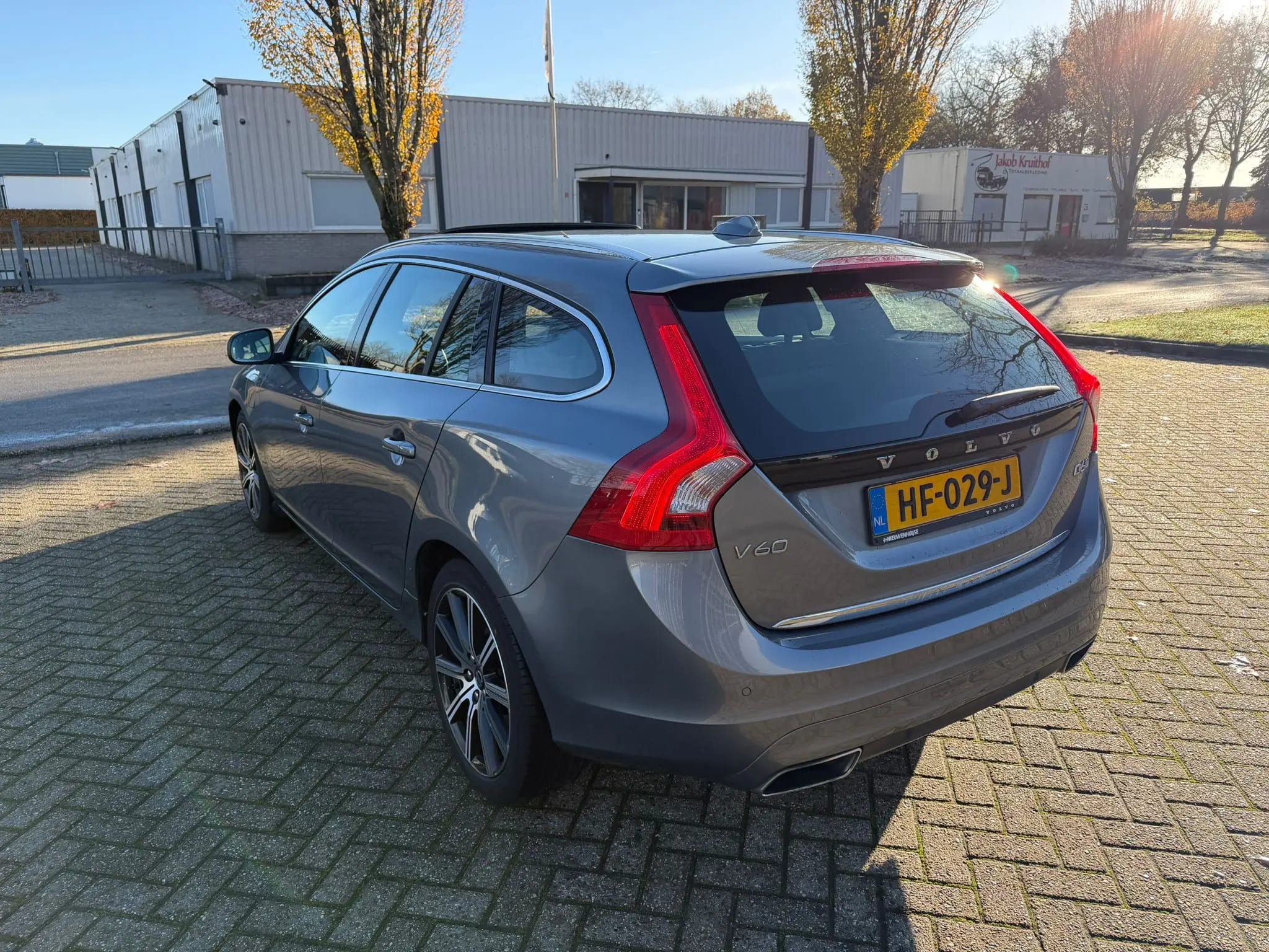 Volvo V60