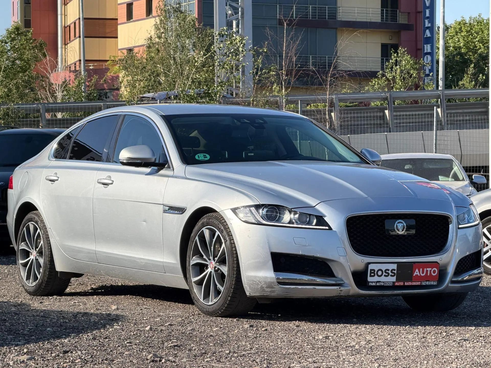 Jaguar XF