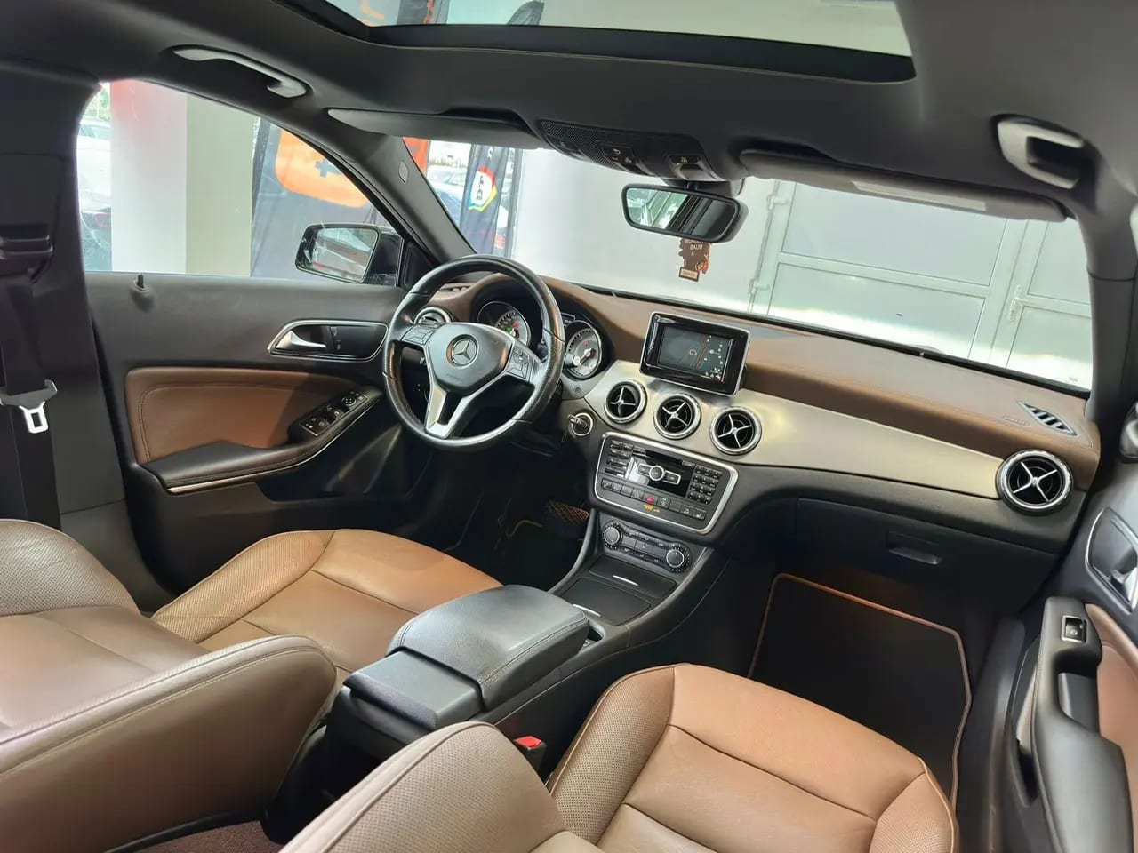 Mercedes-Benz GLA 200
