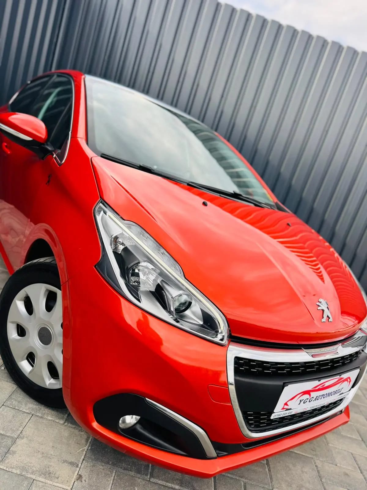 Peugeot 208