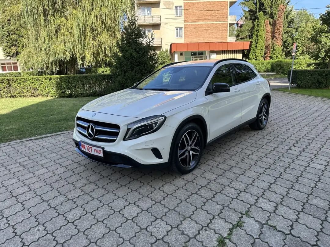 Mercedes-Benz GLA 200