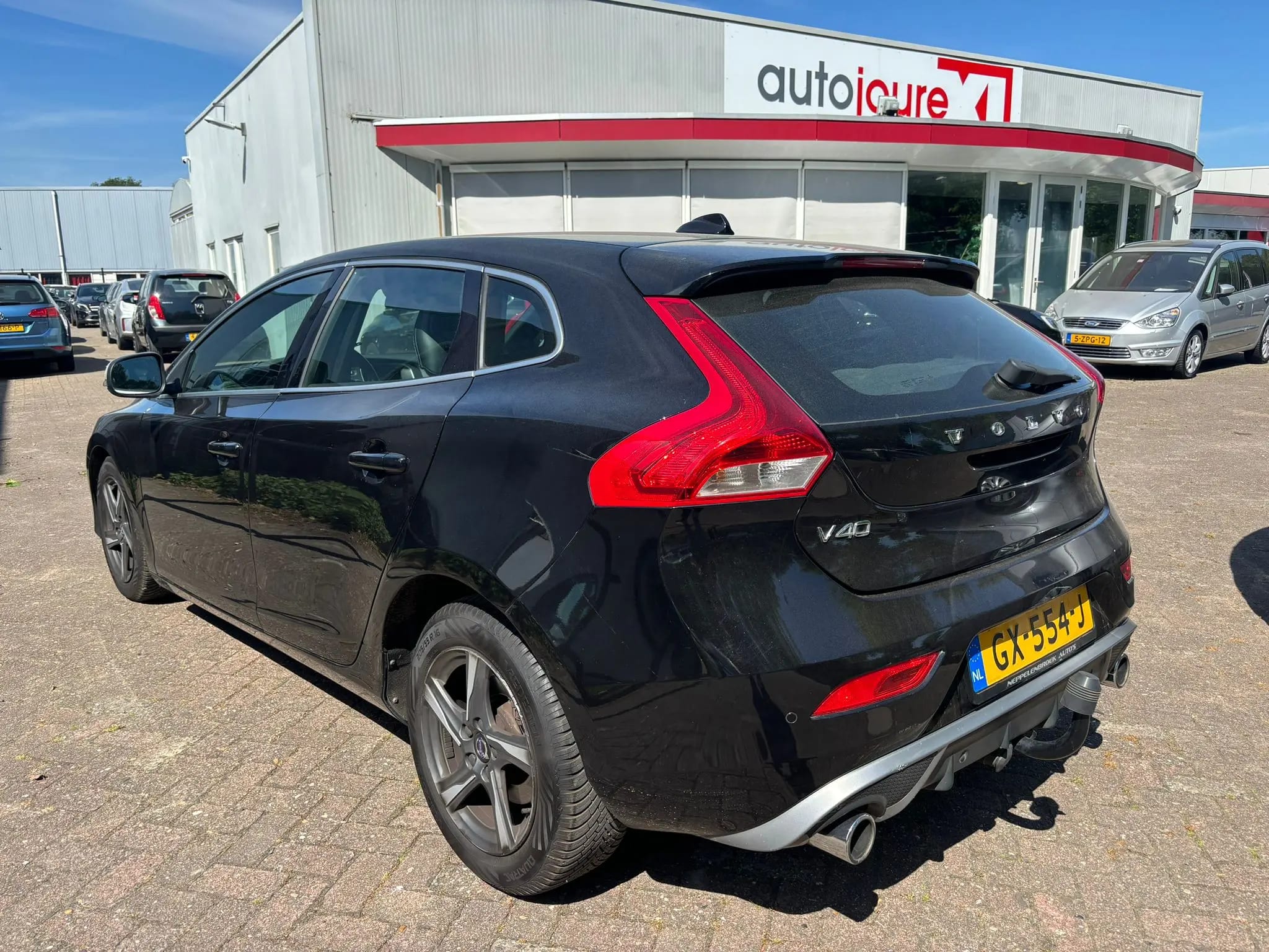 Volvo V40