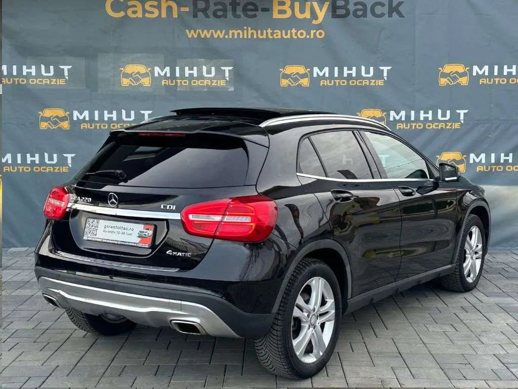 Mercedes-Benz GLA 220