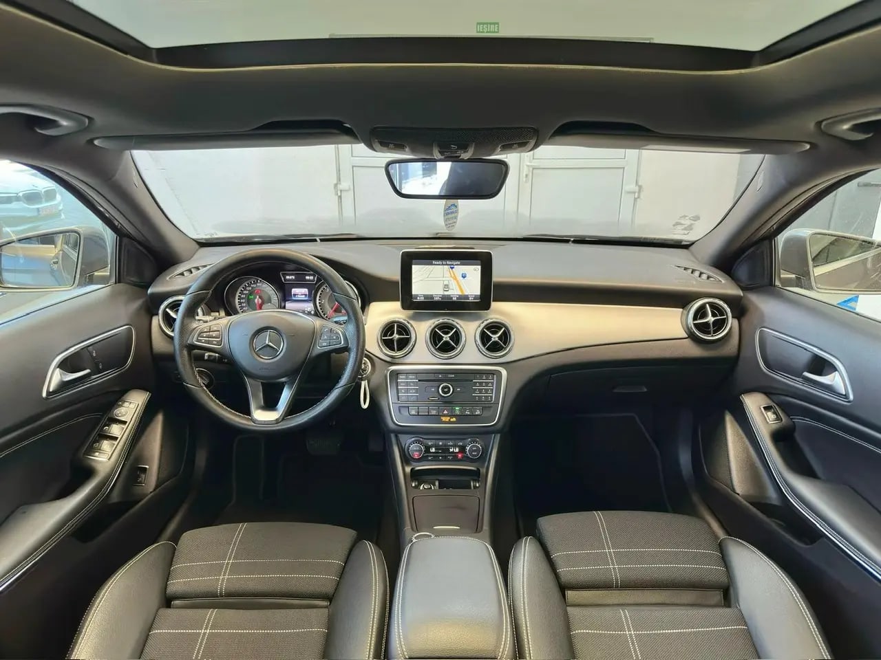 Mercedes-Benz GLA 220