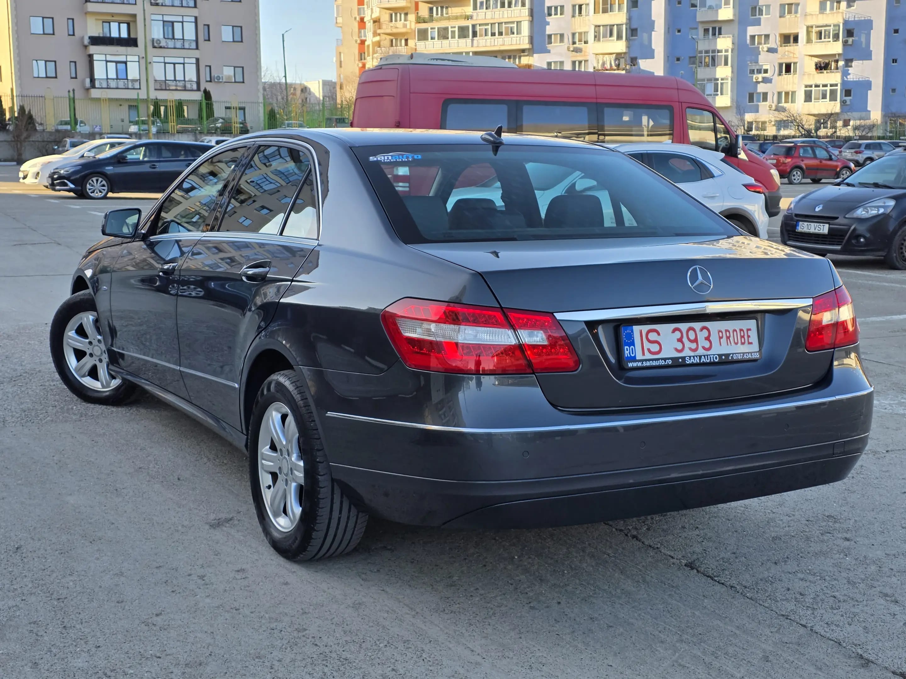 Mercedes-Benz E 200