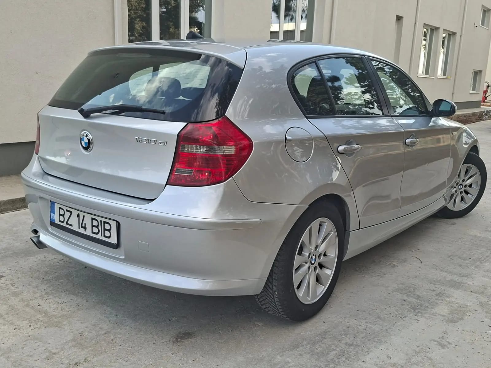 BMW 120