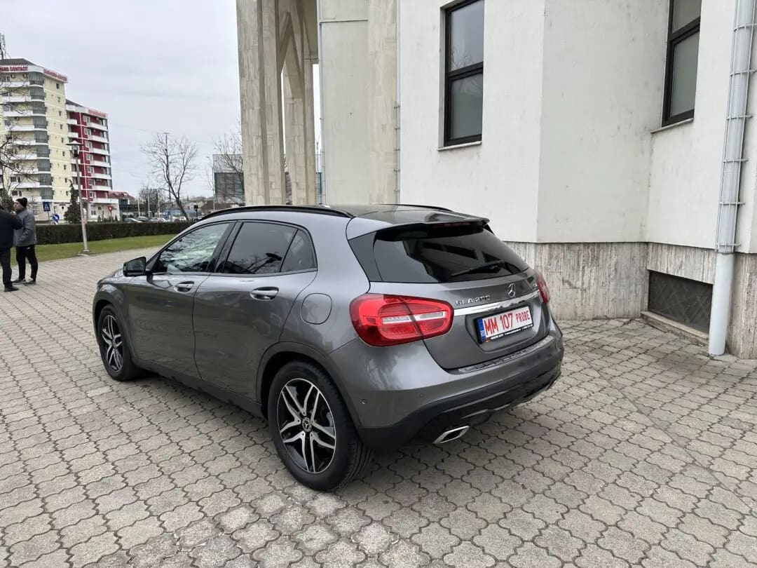 Mercedes-Benz GLA 200