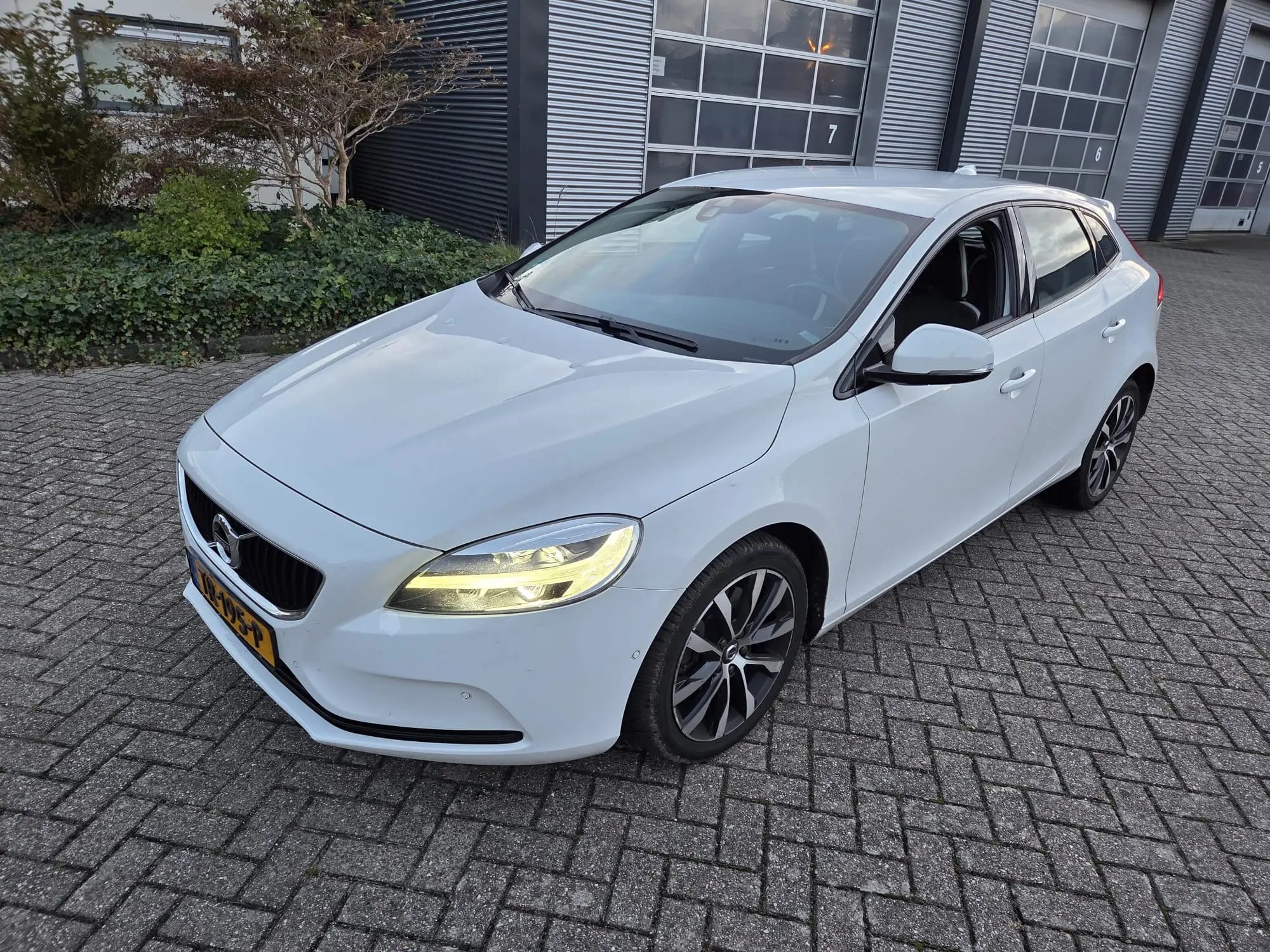Volvo V40