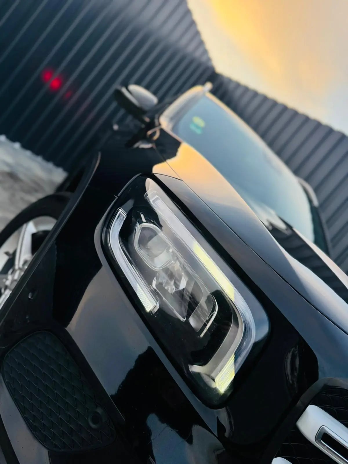Mercedes-Benz GLB 220