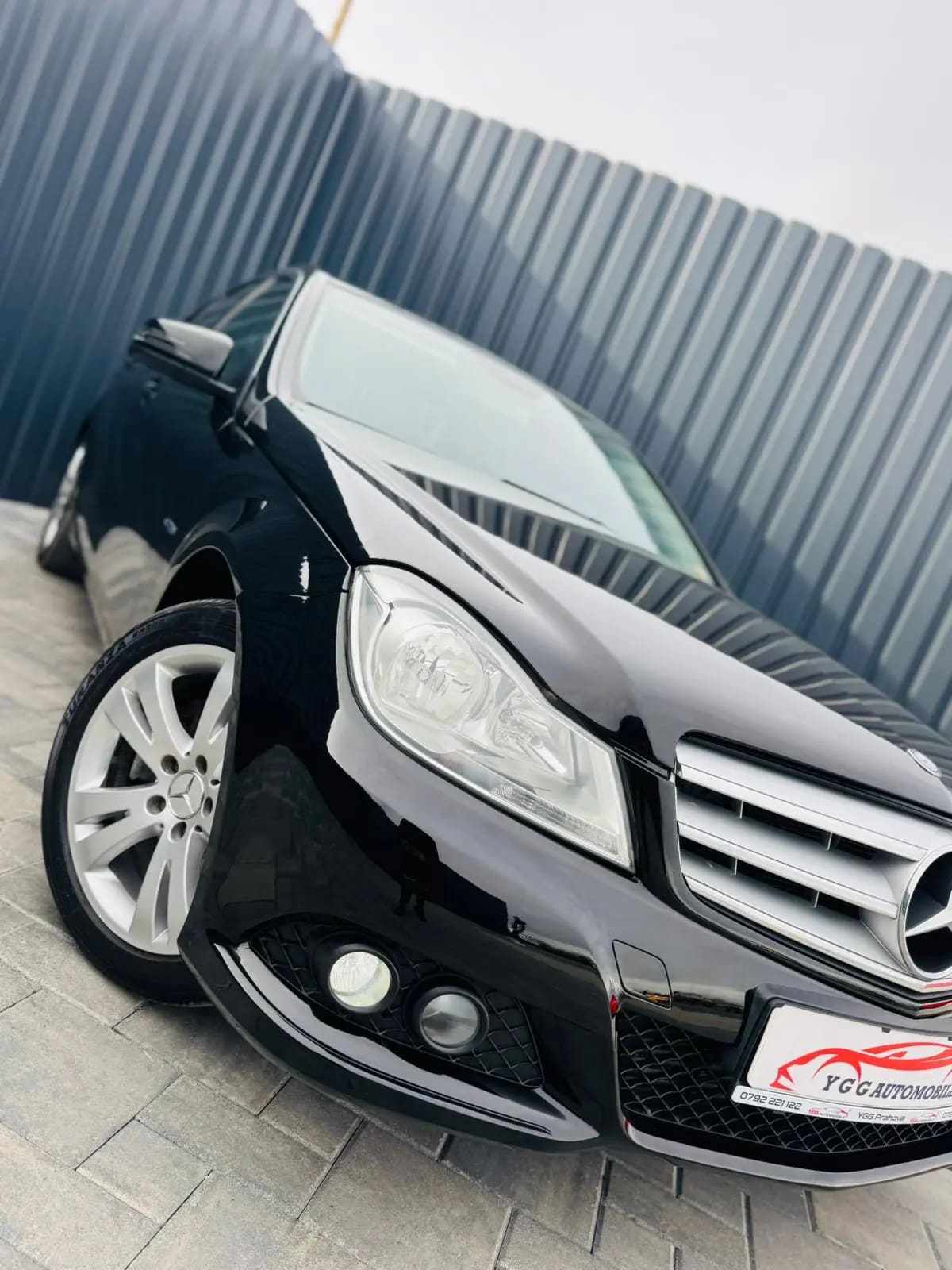 Mercedes-Benz C 220